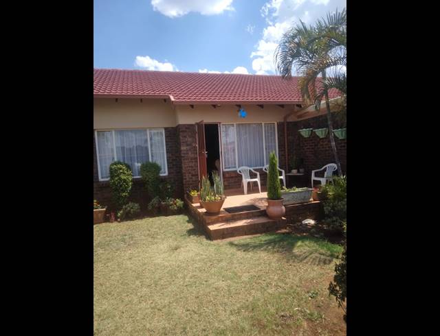 3 BEDROOM TOWNHOUSE FOR SALE IN THE ORCHARDS